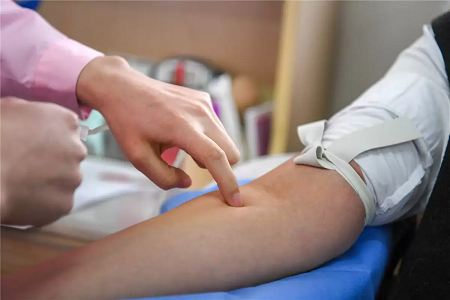 Babio uvaja testni komplet za hitro tifus IgG/IGM za zanesljivo diagnostiko na točki oskrbe