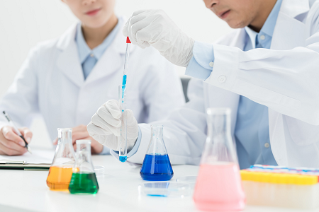 Predstavljamo kombinacijo SARS-CoV-2 / FLU A in B / kompleta za hitri test antigena RSV