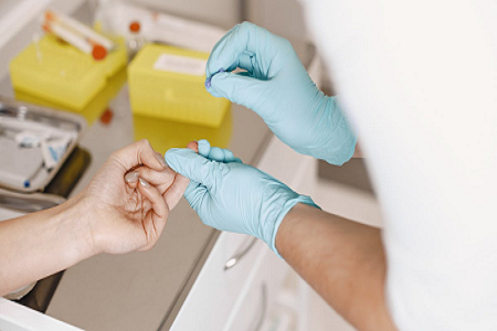 Sterile Swab Stick BABIO podpira natančen odvzem vzorcev za sodobno diagnostiko